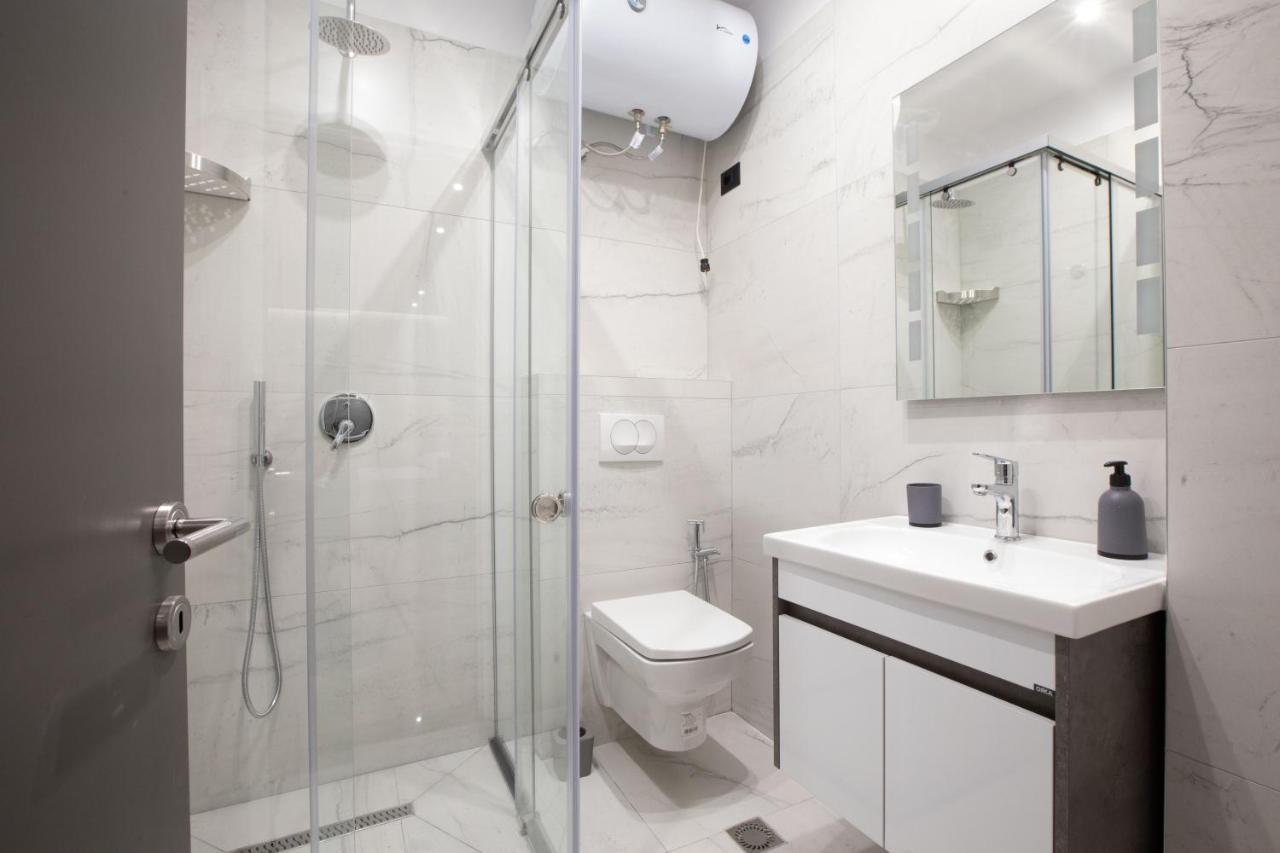 Dea'S Apartaments Tiranë Luaran gambar